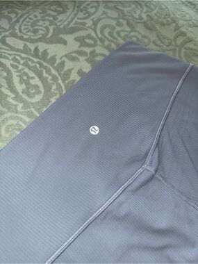 Size 14 Lululemon High-Rise Align Leggings 28”